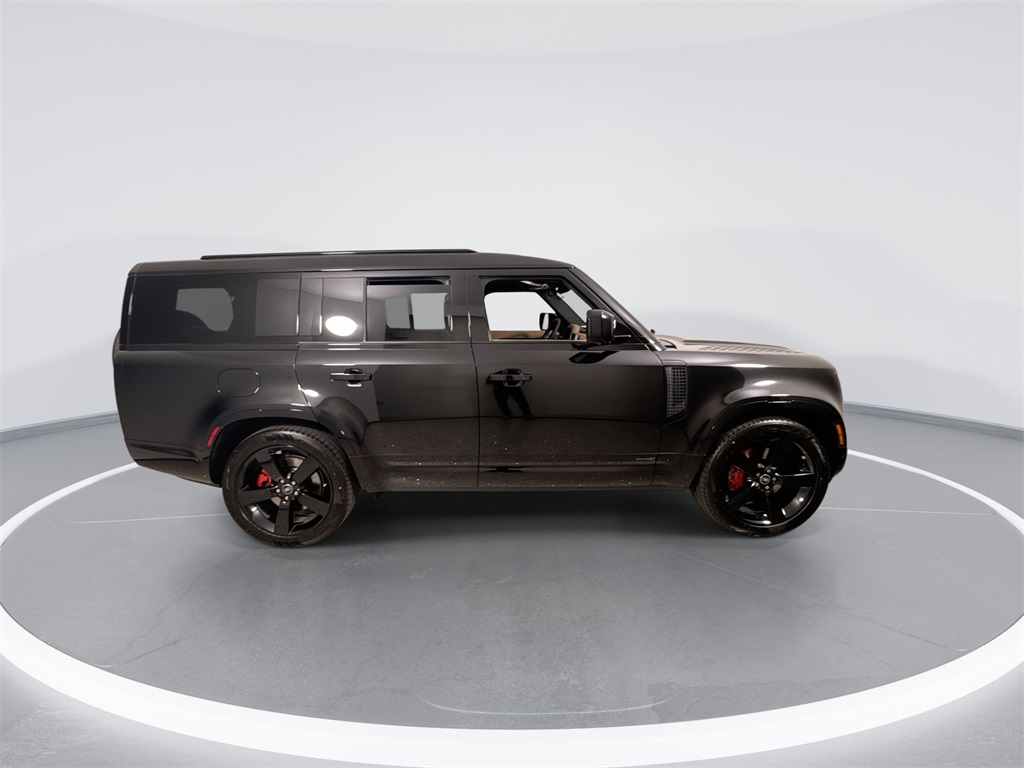 2025 Land Rover Defender 130 X photo 7