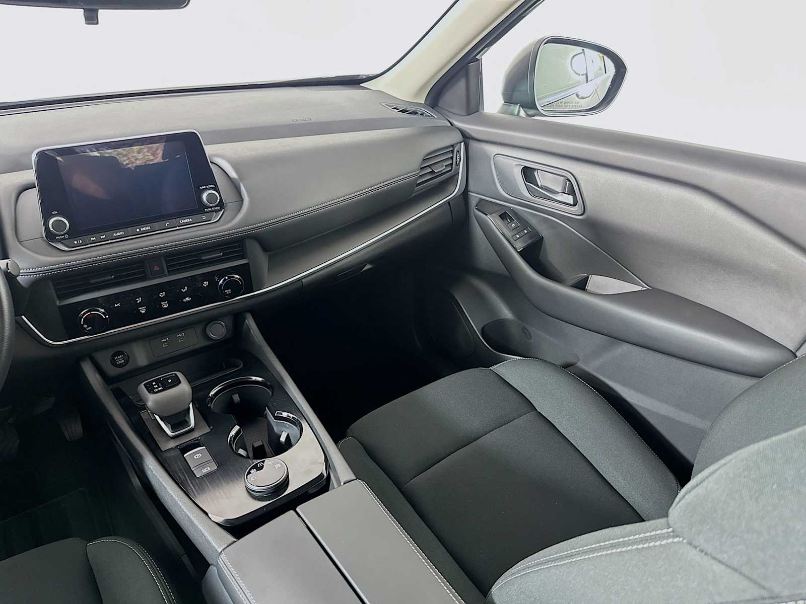 2025 Nissan Rogue S photo 21