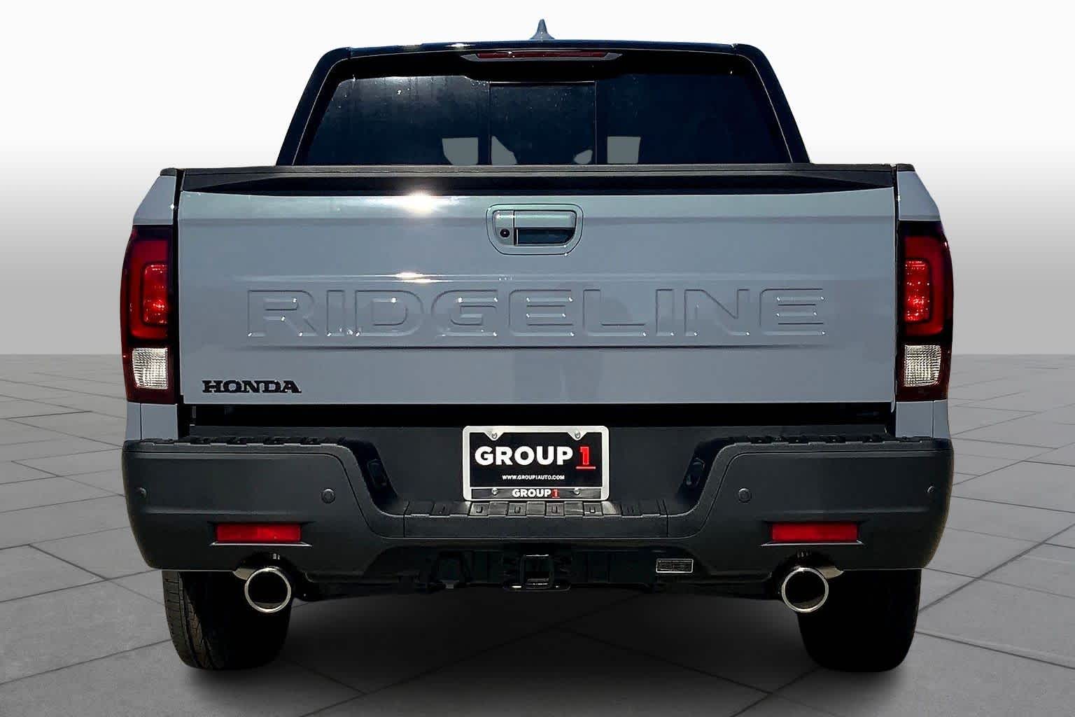 2026 Honda Ridgeline Black Edition photo 4