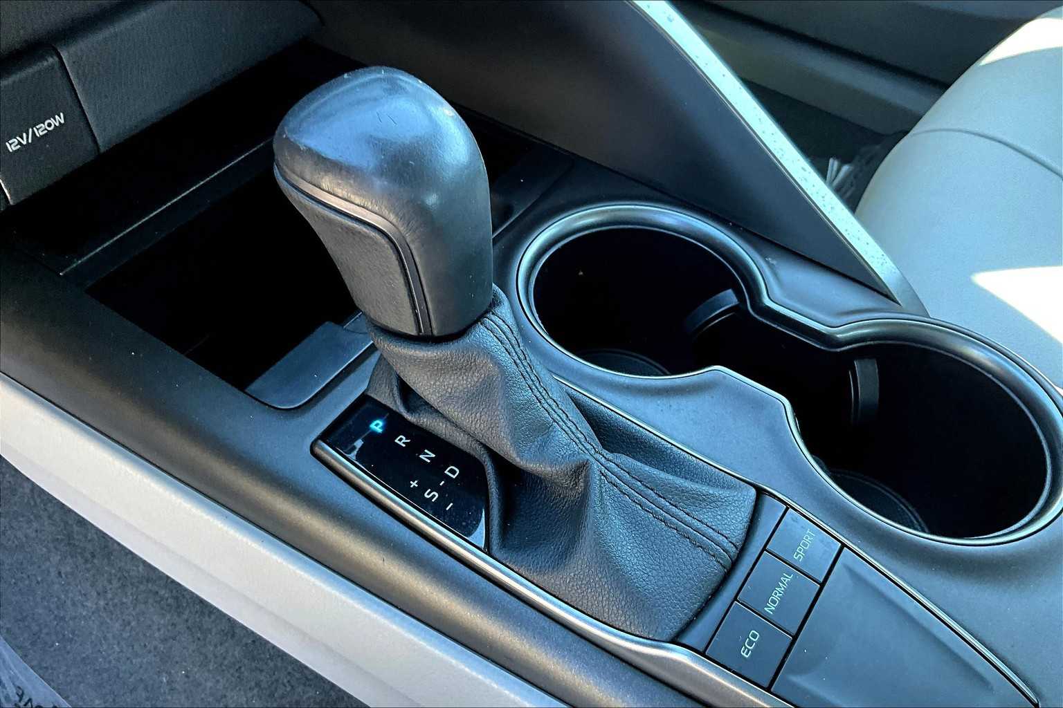 2024 Toyota Camry SE photo 15