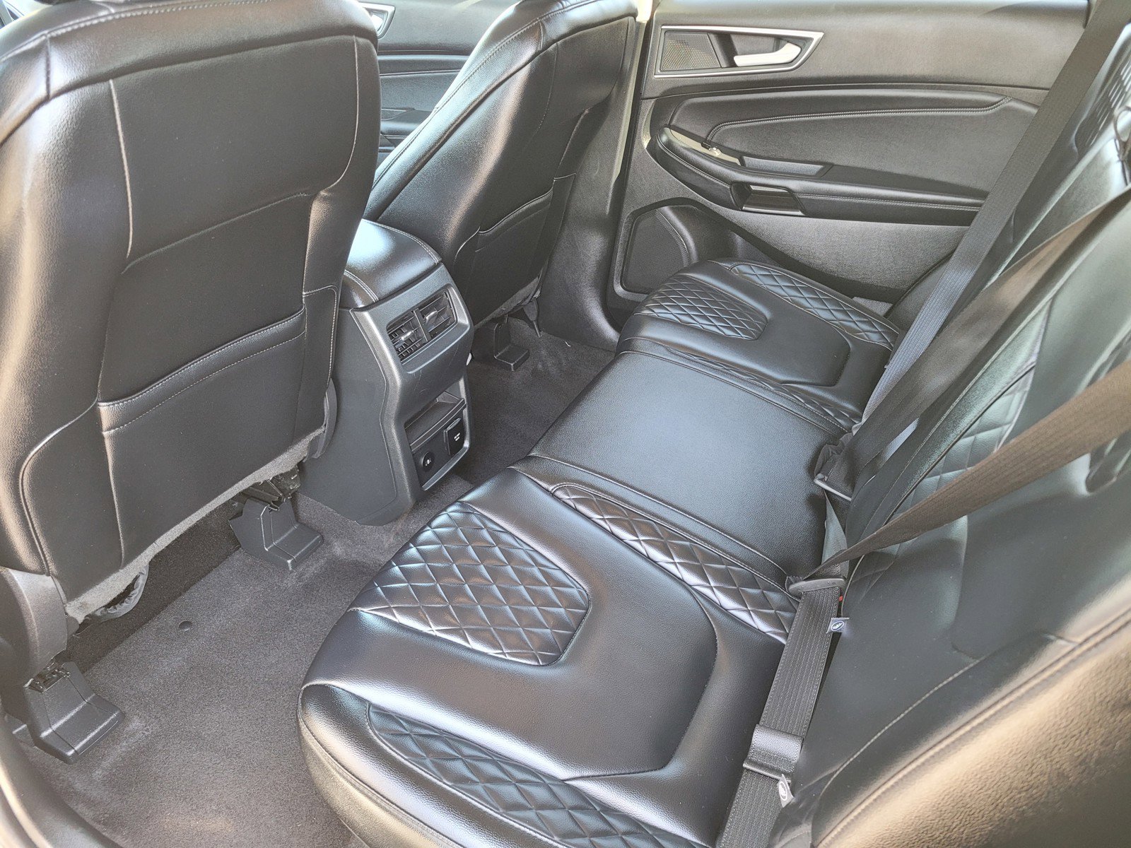 2024 Ford Edge Titanium photo 11