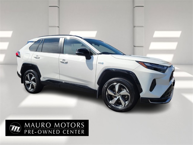 2022 Toyota RAV4 SE's photo