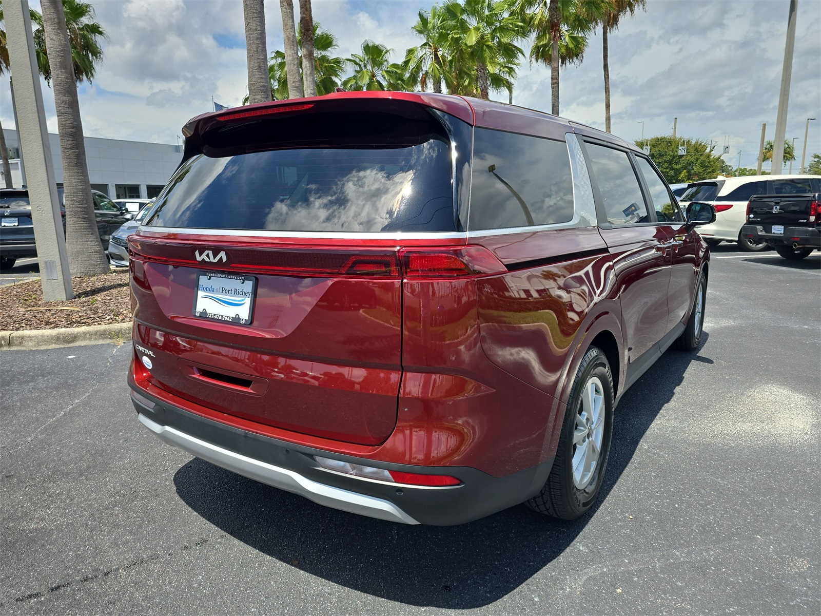 2024 Kia Carnival LX photo 2