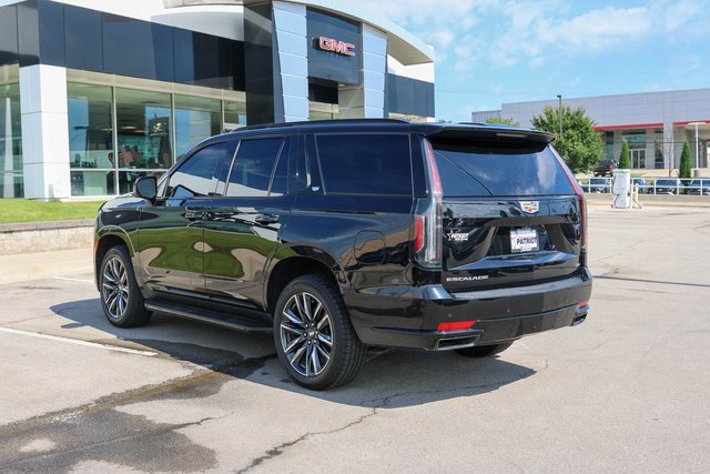 2023 Cadillac Escalade Sport photo 2