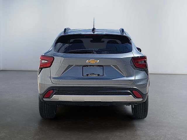 2025 Chevrolet Trax LT photo 4