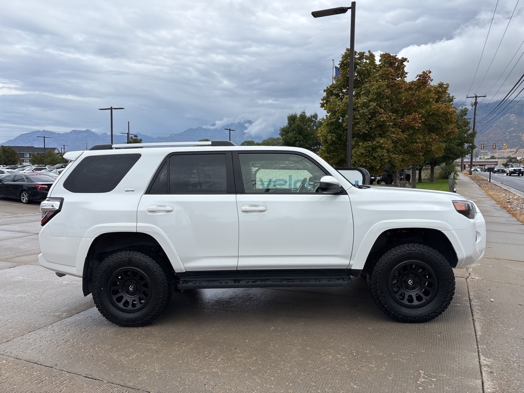 2024 Toyota 4Runner SR5 photo 3