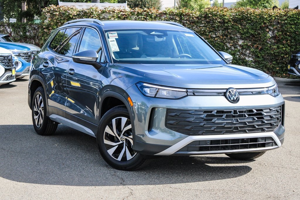 2026 Volkswagen Tiguan S's photo