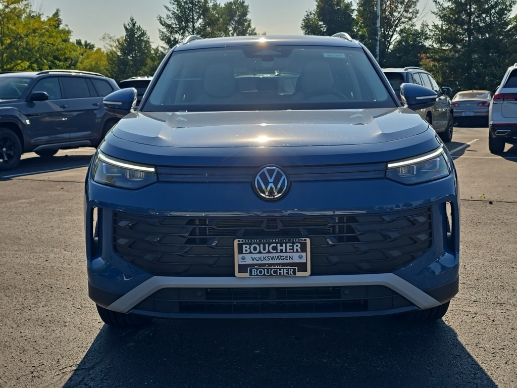 2025 Volkswagen Tiguan SE photo 2