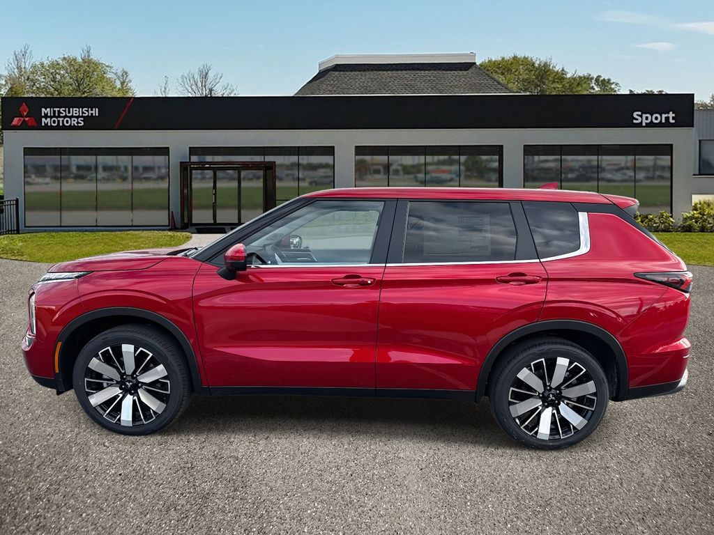 2025 Mitsubishi Outlander SE photo 4