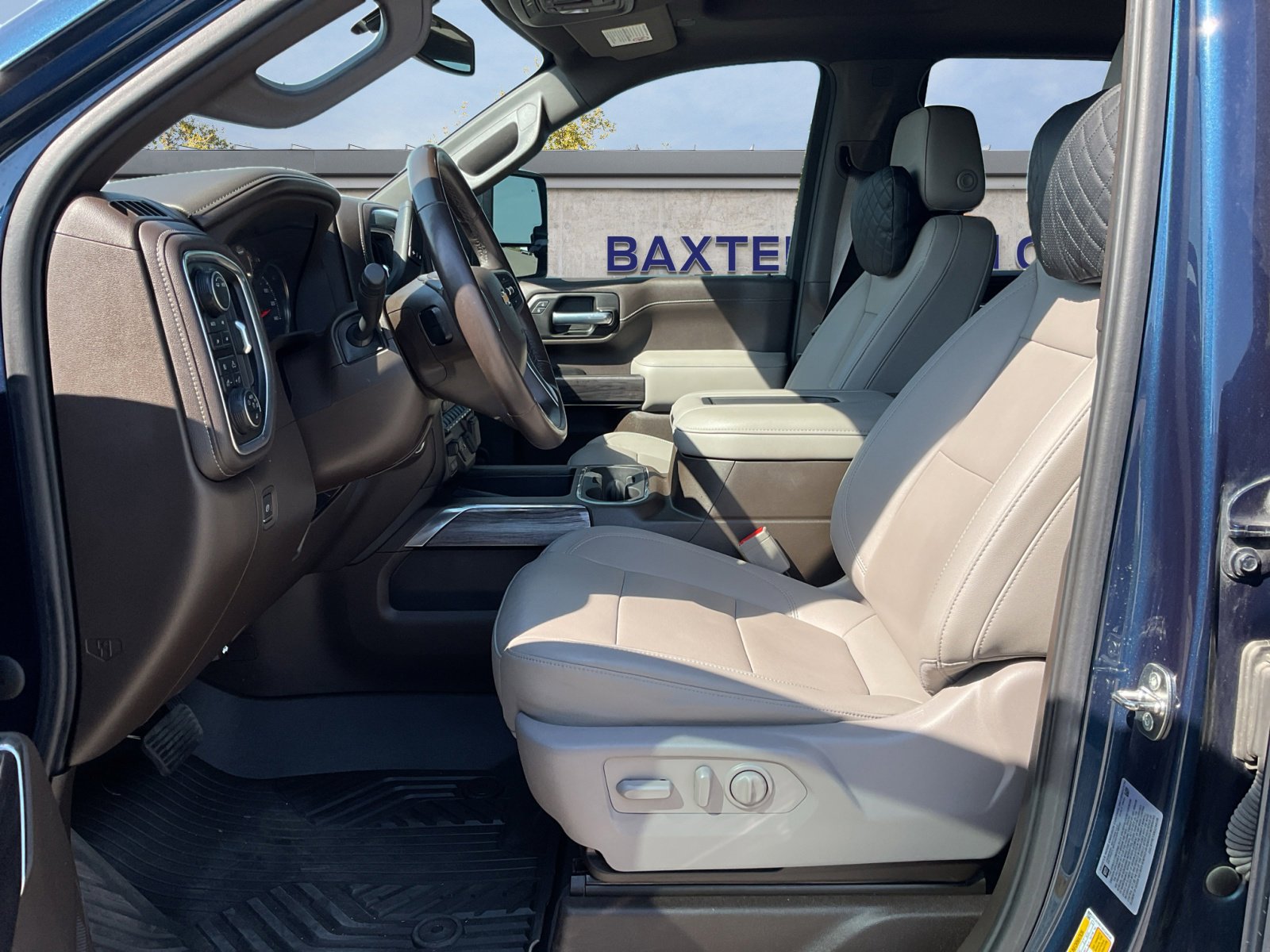 2022 Chevrolet Silverado 2500HD LTZ photo 2