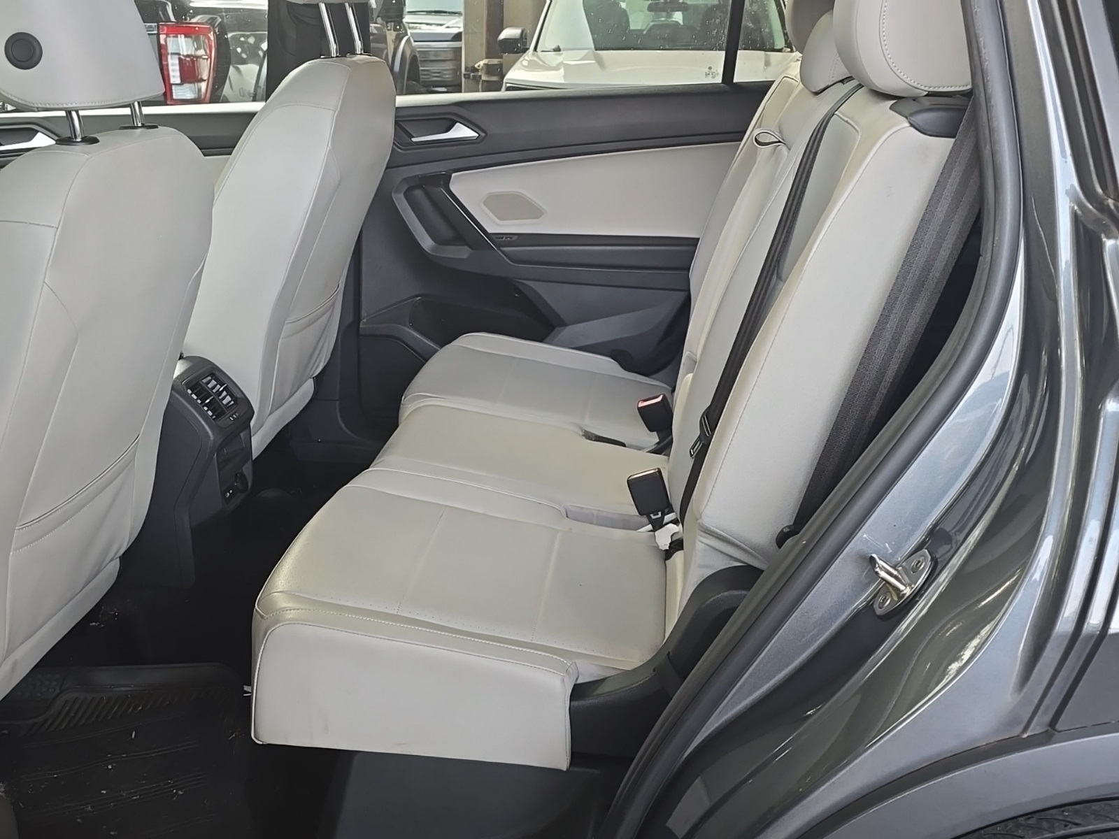 2021 Volkswagen Tiguan SE R-Line Black photo 4