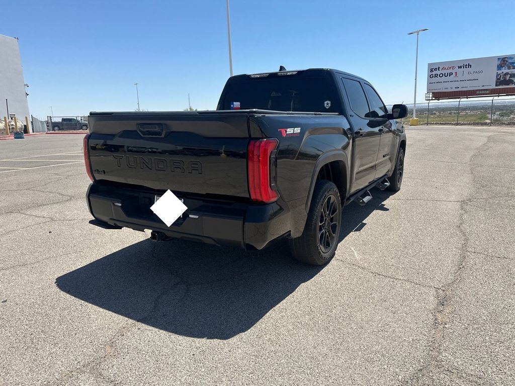 2023 Toyota Tundra SR5 CrewMax photo 8