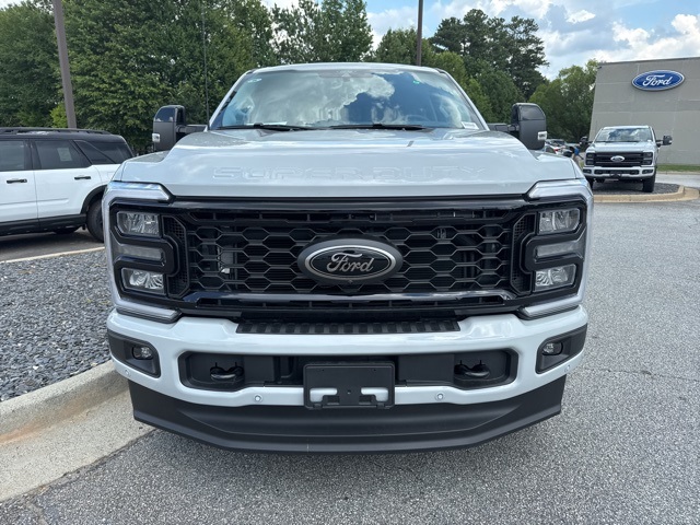 2025 Ford F-350 photo 4