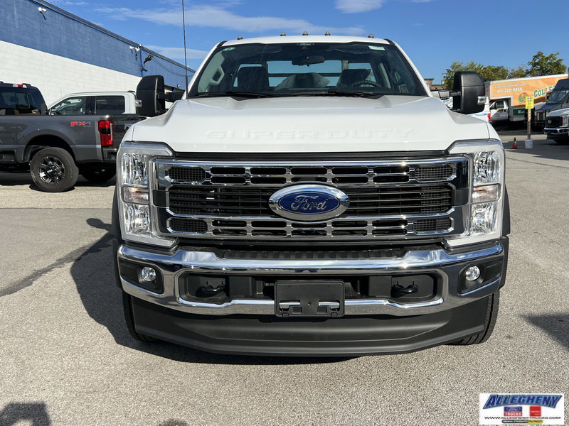 2025 Ford F-550 XL photo 3