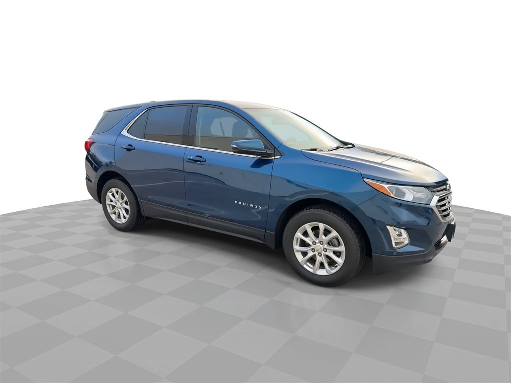 2019 Chevrolet Equinox LT photo 2