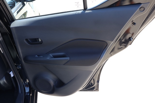 2025 Nissan Kicks Play S photo 18