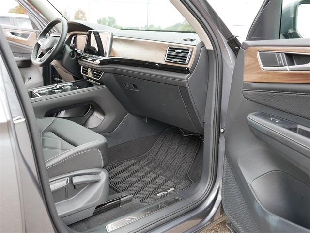 2025 Volkswagen Atlas SE Technology photo 21