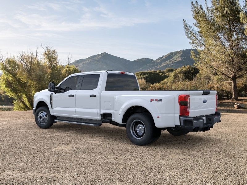 2024 Ford F-350 XLT photo 4