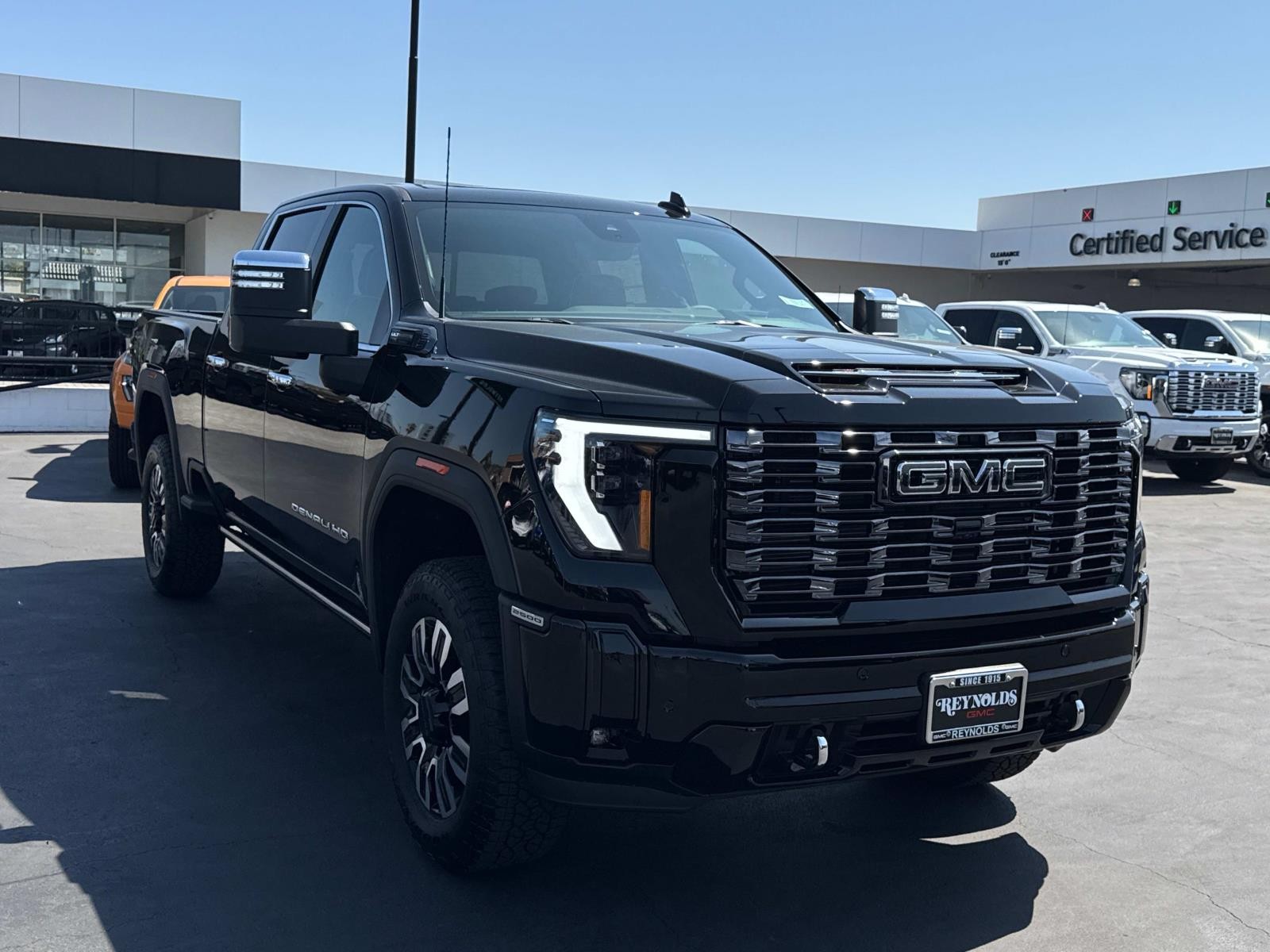 2025 Gmc Sierra 2500 HD Denali Ultimate photo 2