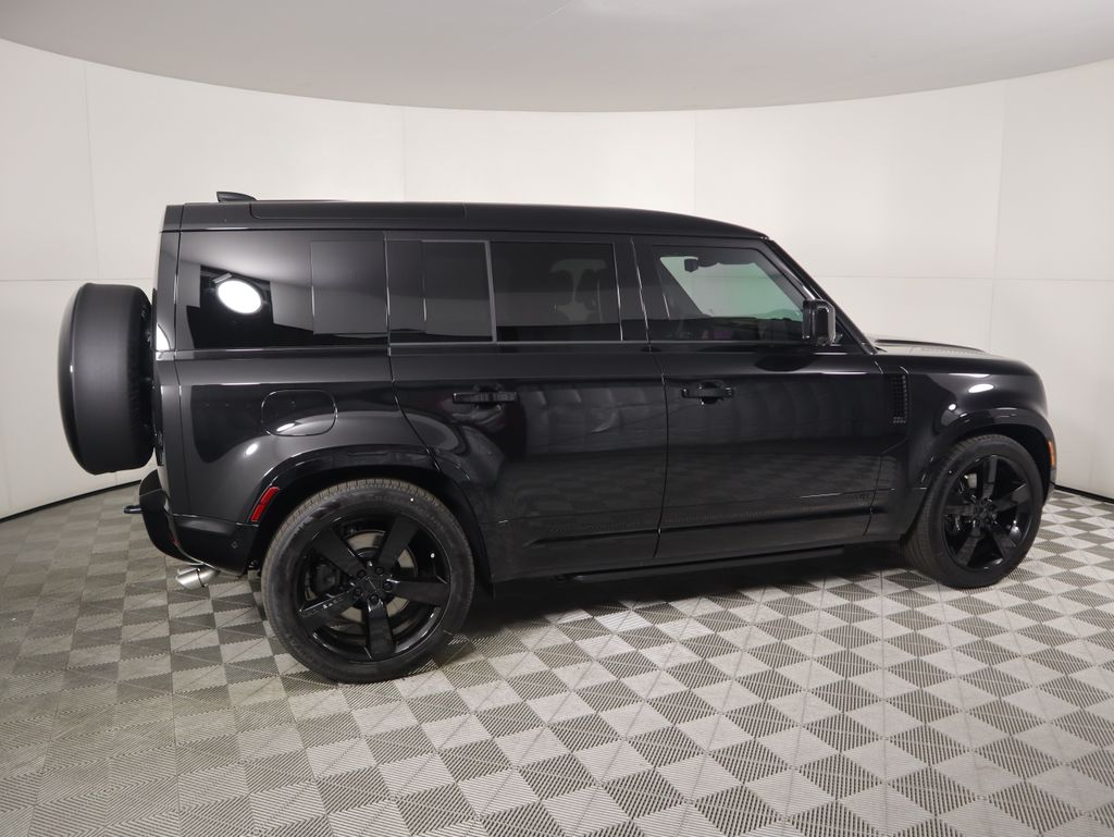 2026 Land Rover Defender 110 V8 photo 4