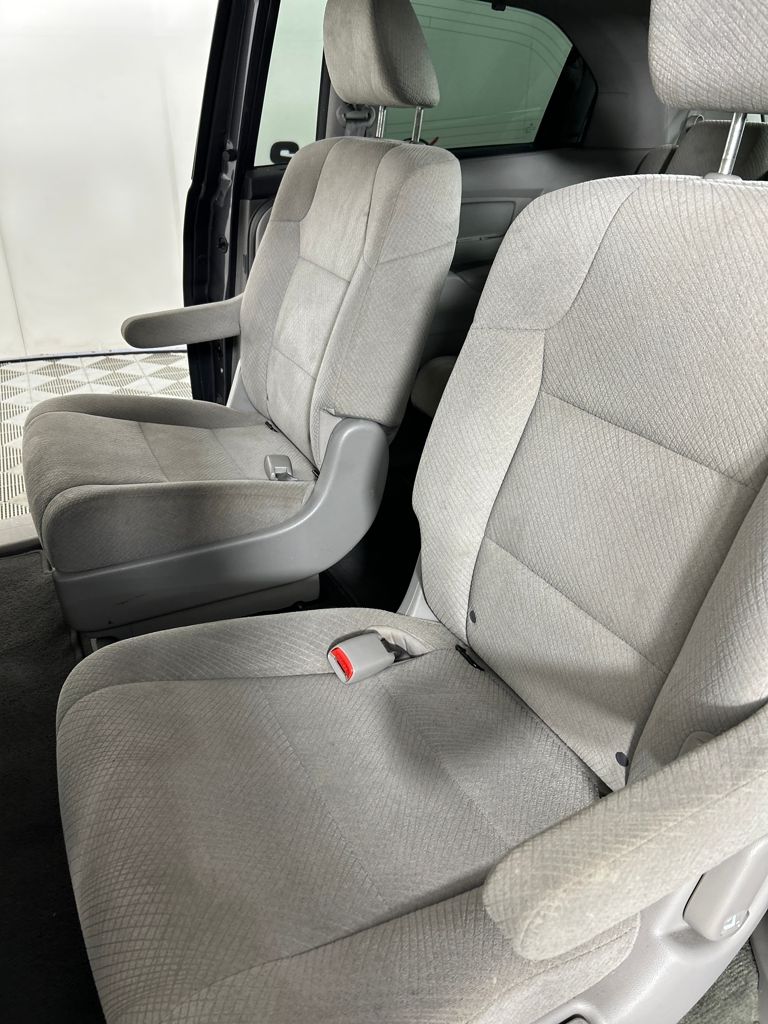 2016 Honda Odyssey EX photo 3