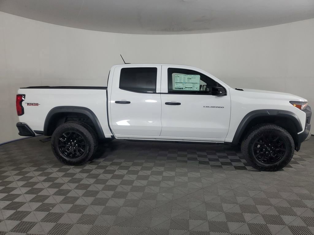 2026 Chevrolet Colorado Trail Boss photo 3