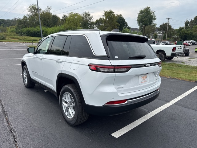 2025 Jeep Grand Cherokee Laredo X photo 5