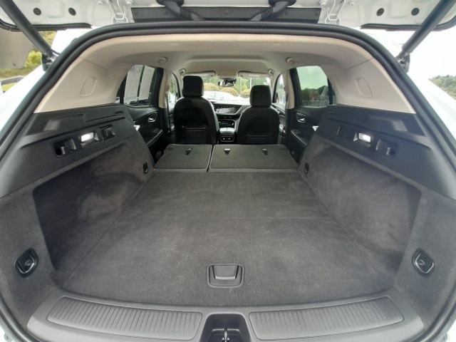 2022 Buick Envision Essence photo 46