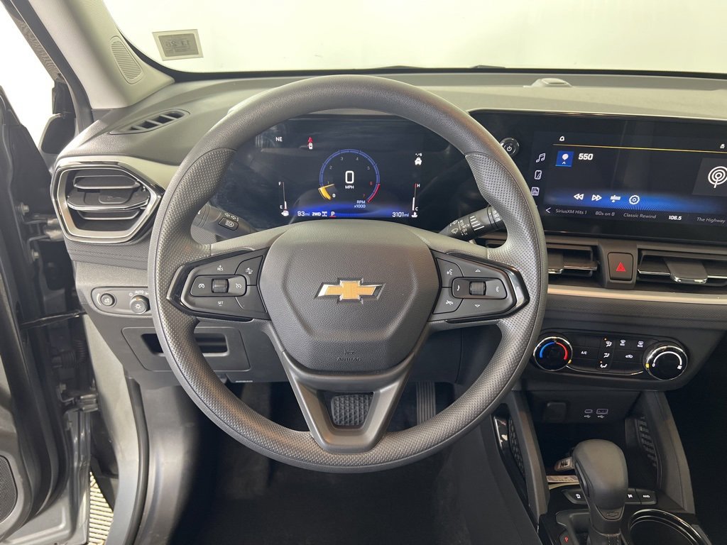 2025 Chevrolet Trailblazer LS photo 4