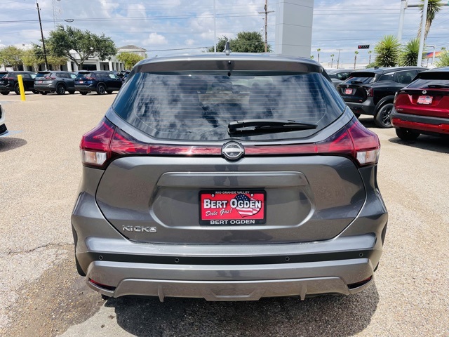2024 Nissan Kicks S photo 5