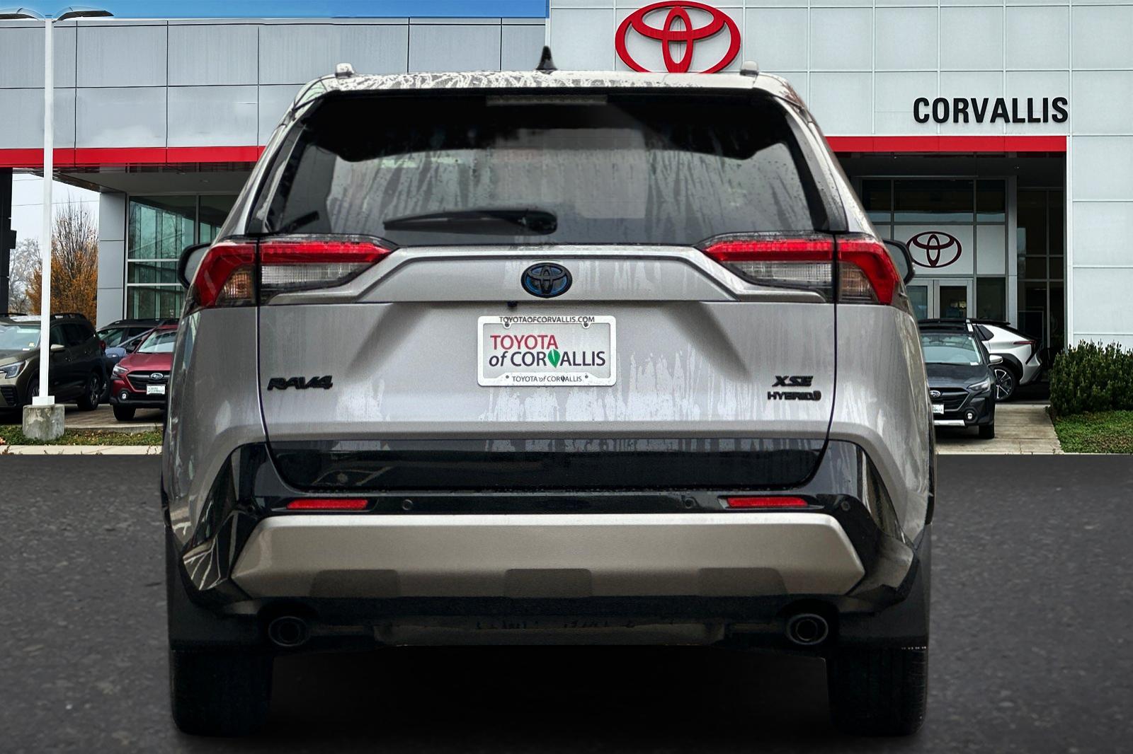 2024 Toyota RAV4 Hybrid XSE photo 3