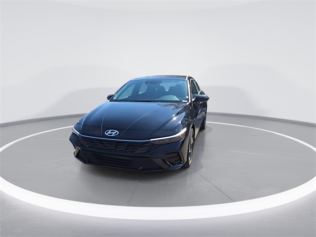 2025 Hyundai Elantra SEL Sport photo 3