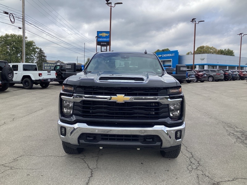 2025 Chevrolet Silverado 2500HD LT photo 2