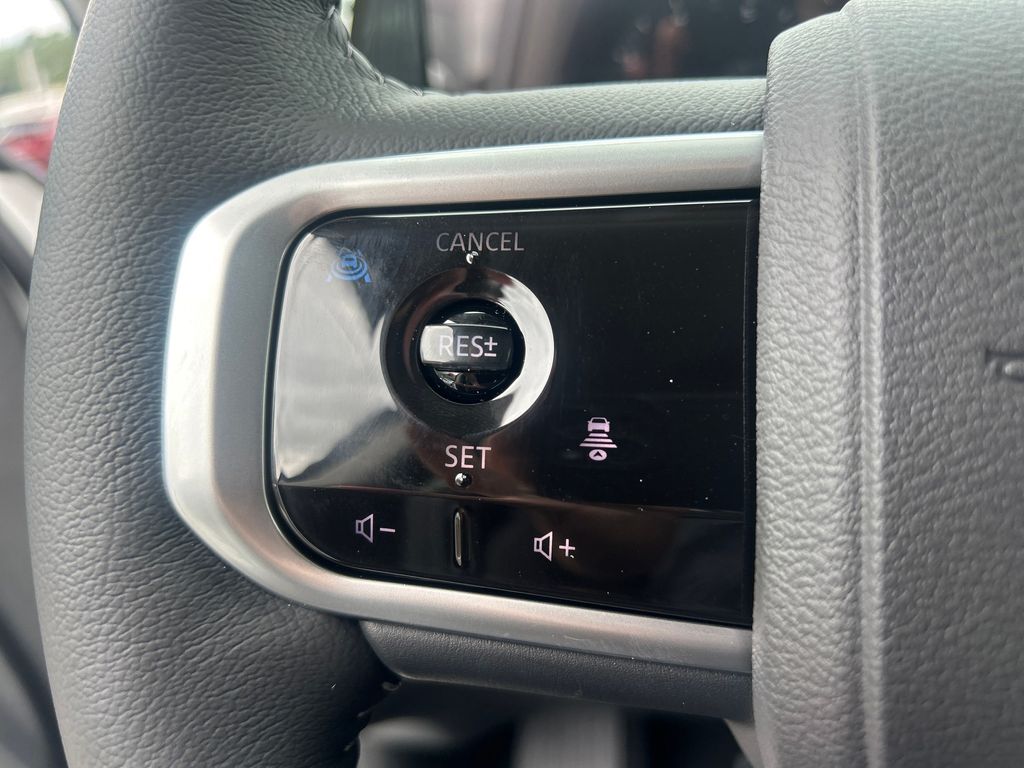 2025 Nissan Armada SV photo 27
