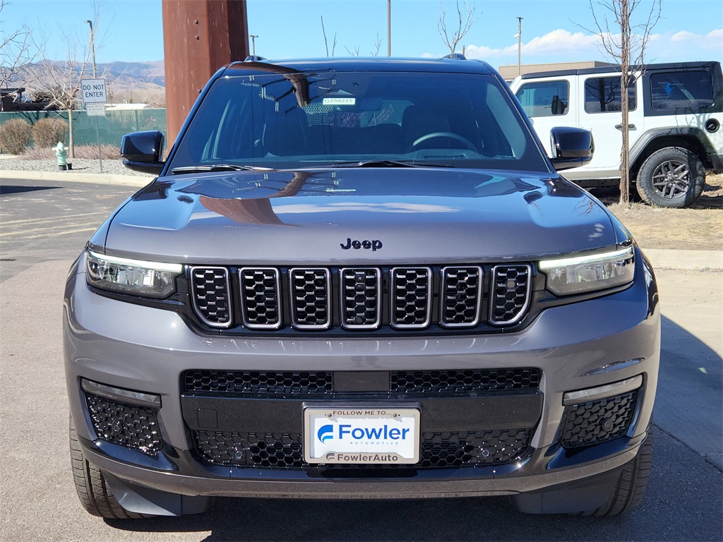 2025 Jeep Grand Cherokee L Summit photo 2