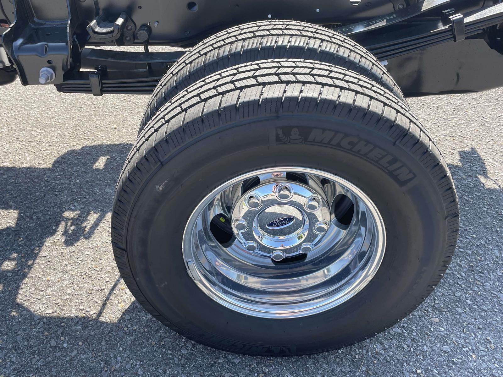 2026 Ford F-350 XL photo 9