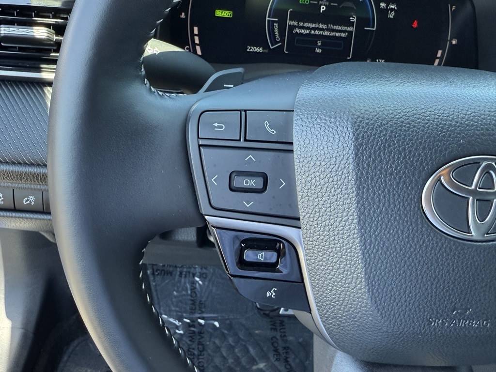 2025 Toyota Camry SE photo 23