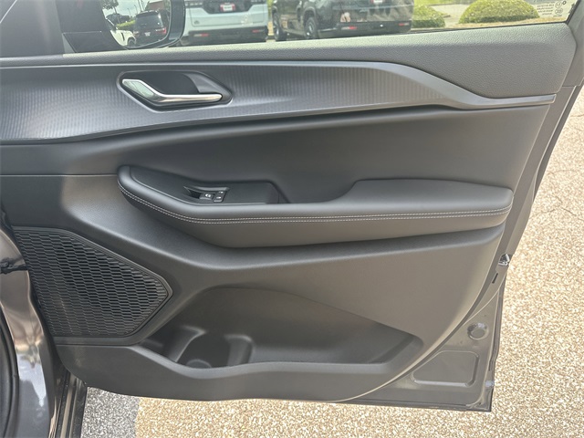 2025 Jeep Grand Cherokee Altitude photo 14