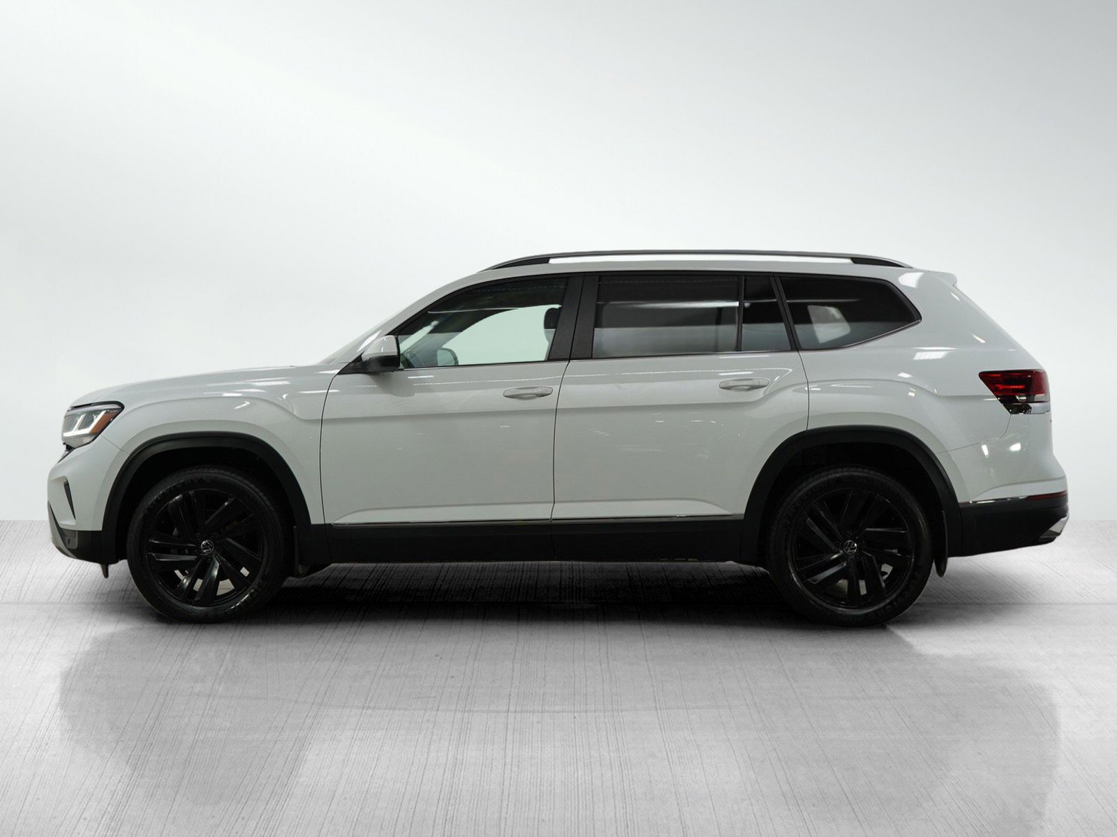Used 2021 Volkswagen Atlas SEL with VIN 1V2BP2CA0MC507844 for sale in Burnsville, Minnesota