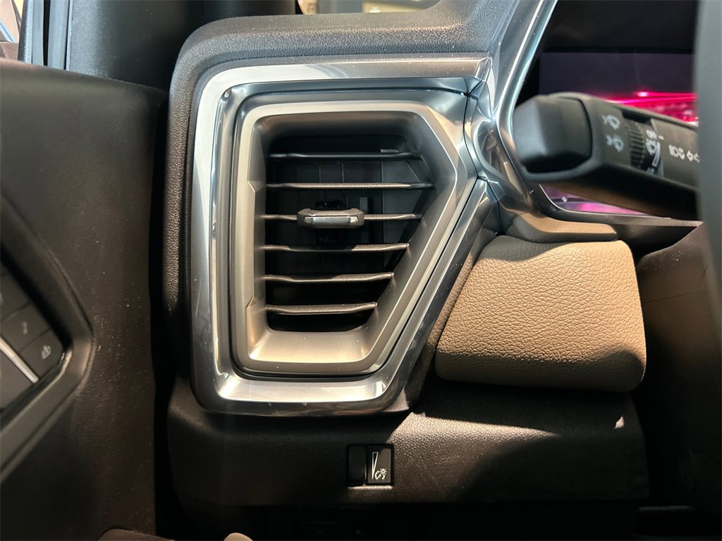 2026 GMC CANYON - Image 19