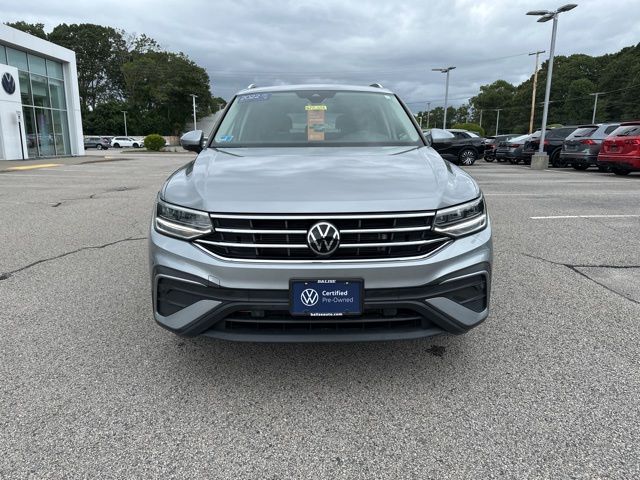 2022 Volkswagen Tiguan SE photo 2