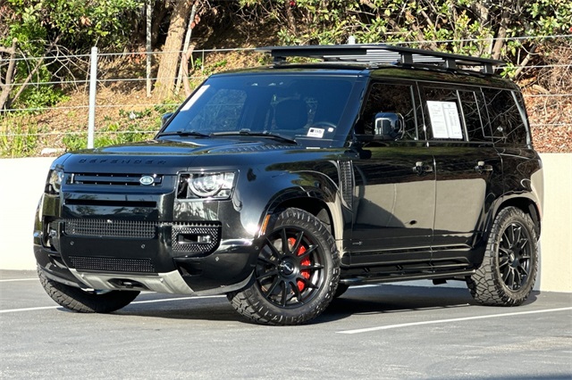2024 Land Rover Defender X's photo
