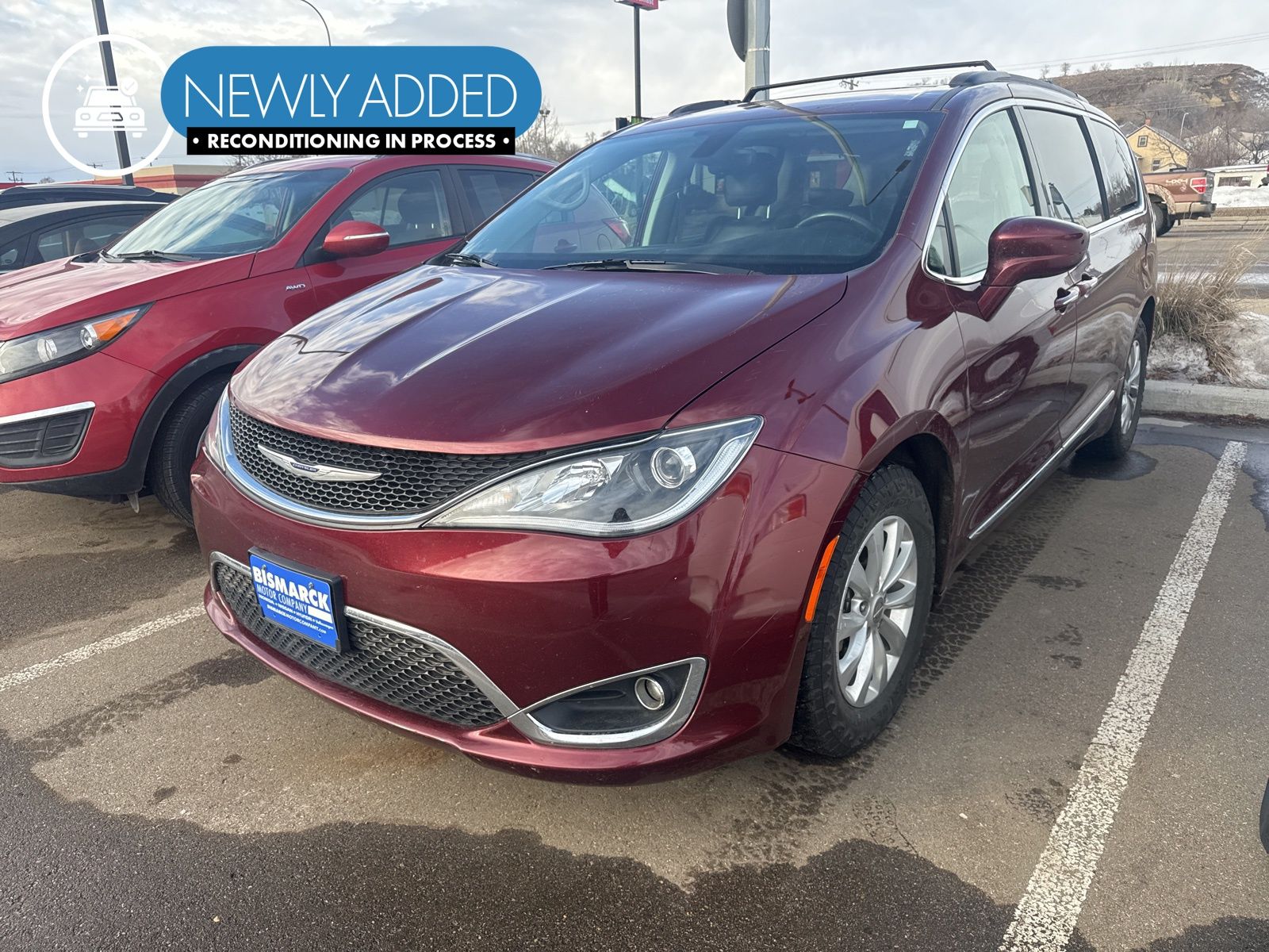 2017 Chrysler Pacifica Touring-L's photo