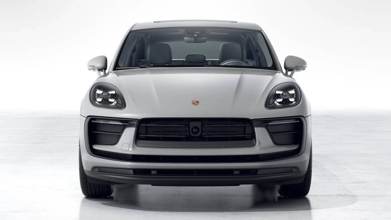 2026 Porsche Macan T photo 9