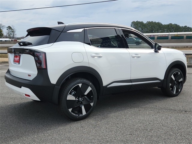 2025 Nissan Kicks SR photo 3