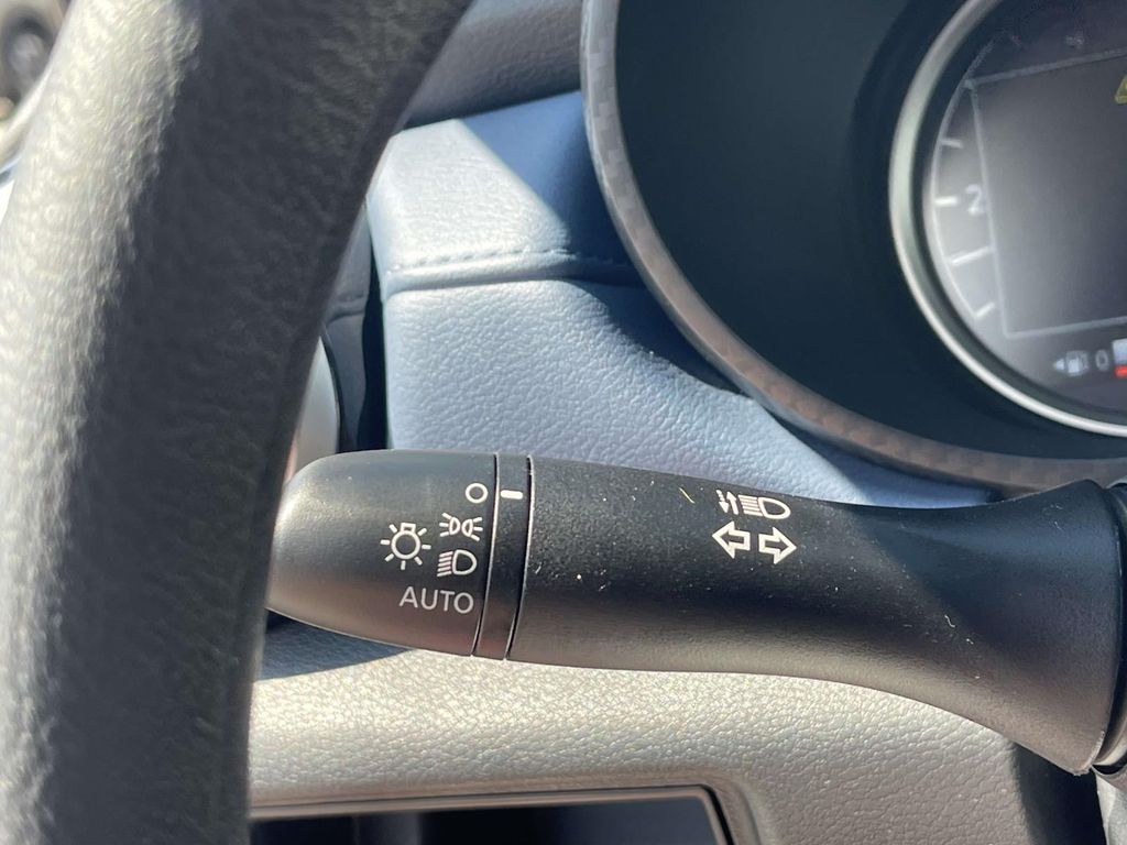 2025 Nissan Versa SV photo 23