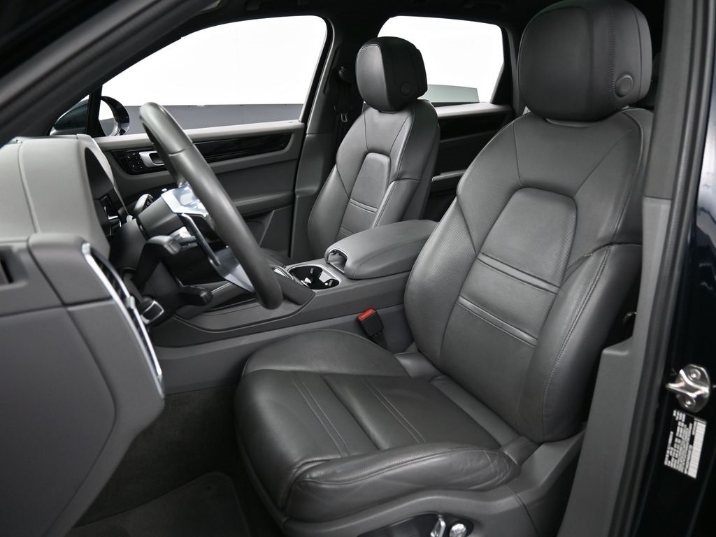 2019 Porsche Cayenne photo 3