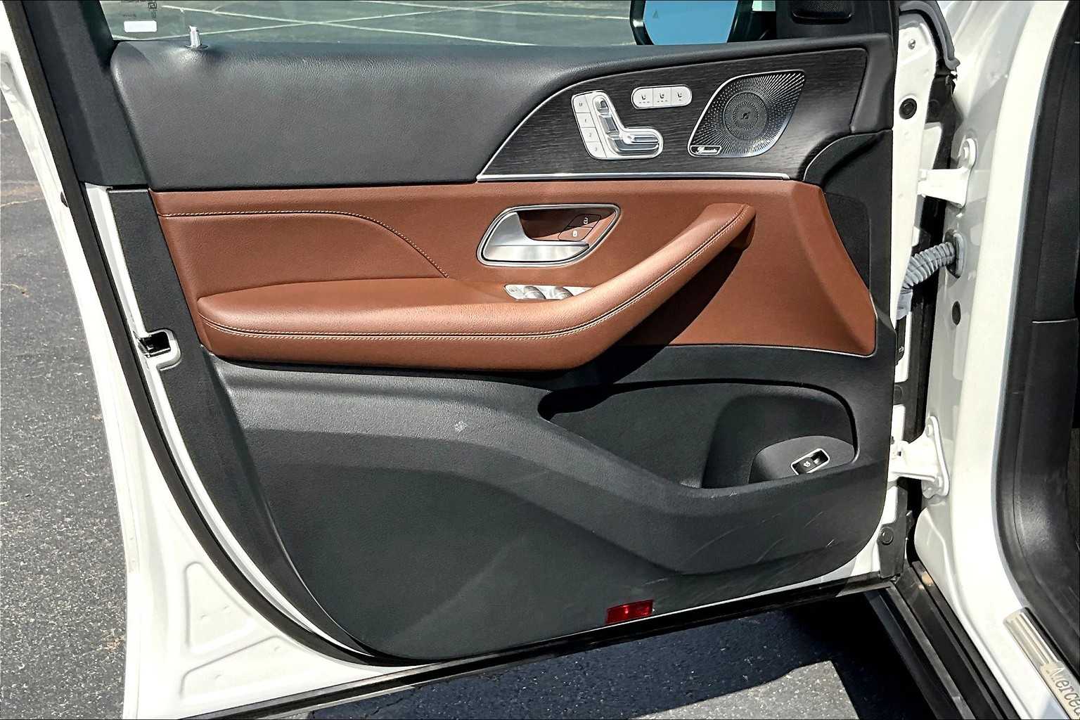 2024 Mercedes Benz GLS 450 4MATIC photo 18