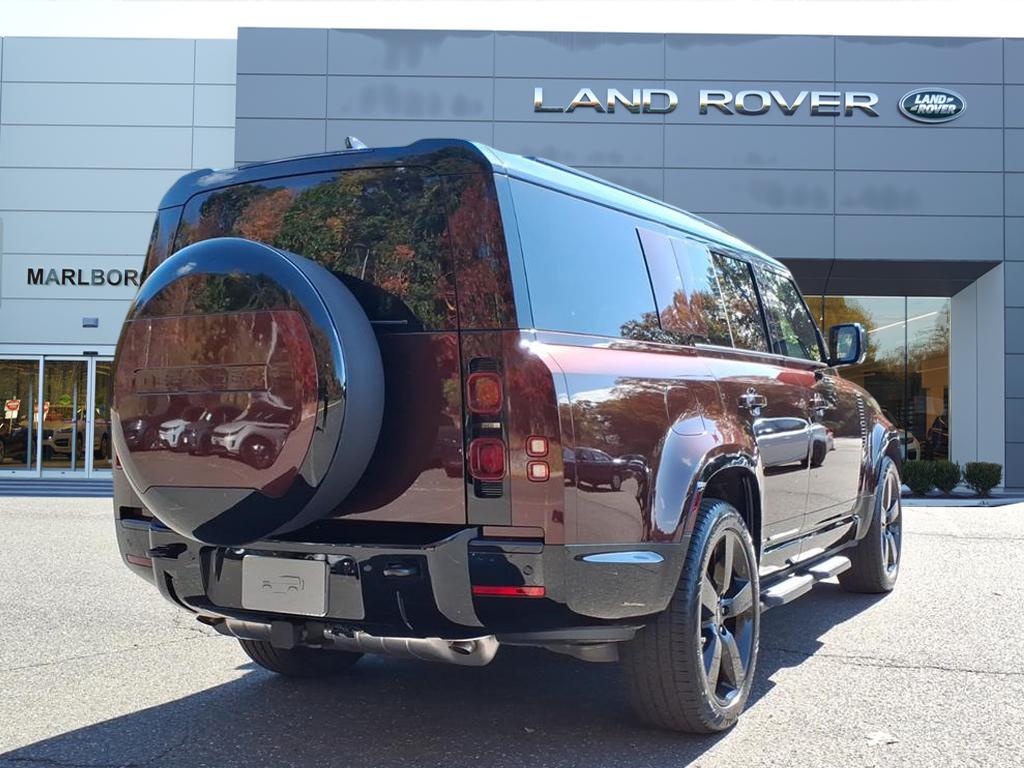 2025 Land Rover Defender X-Dynamic SE photo 2