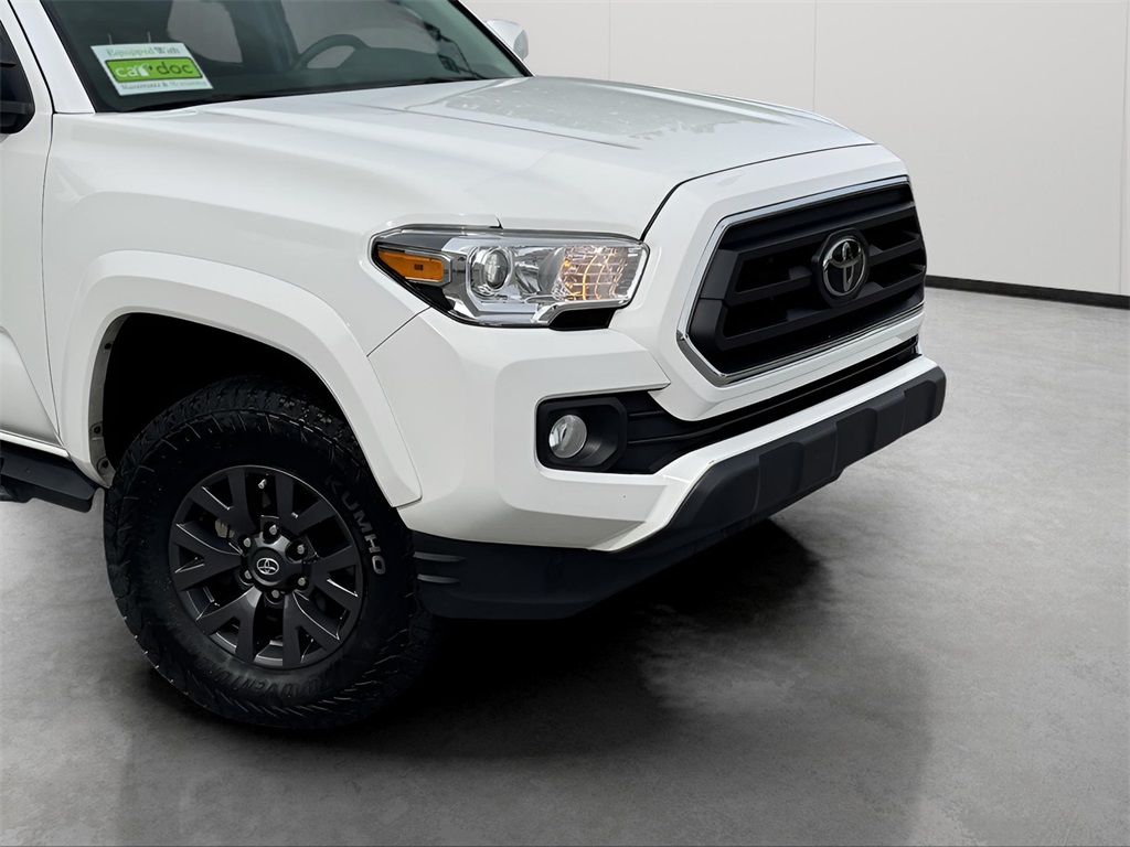 2023 Toyota Tacoma SR5 photo 2